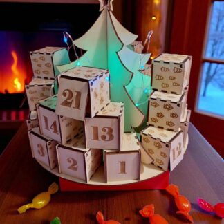 Adventi ajándék dobozok,fenyővel (3Dkari 0171)