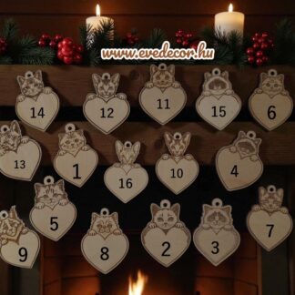 Cicák fenyődísz 9cm magas (Kari lapok 0247)